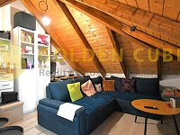Prodej podkrovního bytu 1+1, 59m2, garáž, Slaný, Nosačická - 11-Obývací prostor.JPG