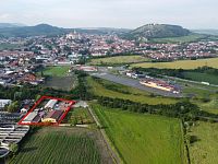 Výrobní areál s velkým potenciálem i možnostmi využití v Mikulově. - DJI_0052.JPG