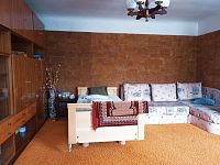 Řadový rodinný dům s garáží, vinným sklepem a rozlehlou zahradou v obci Dobré Pole. - IMG_20250610_155142.jpg