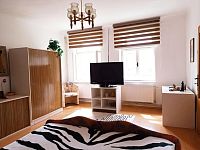 Řadový rodinný dům s garáží, vinným sklepem a rozlehlou zahradou v obci Dobré Pole. - IMG_20250610_155447.jpg