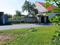 Řadový rodinný dům s garáží, vinným sklepem a rozlehlou zahradou v obci Dobré Pole. - IMG_20250611_153724.jpg