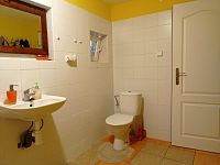 Přízemní rodinný dům se zahrádkou v obci Brod nad Dyjí - IMG_20250807_104822.jpg