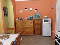 Přízemní rodinný dům se zahrádkou v obci Brod nad Dyjí - IMG_20250807_105414.jpg