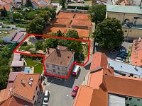 Prodej id. 1/2 historického domu se zahradou v centru Mikulova. - DJI_0109-Edit.jpg