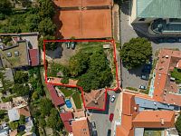 Prodej id. 1/2 historického domu se zahradou v centru Mikulova. - DJI_0131-Edit-Edit.jpg