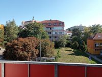 Byt 3+1 se 3 lodžiemi v blízkosti centra Mikulova - IMG_20250909_101049.jpg