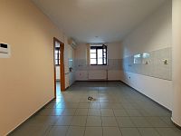 Prodej nebytového prostoru s možností přestavby na bytovou jednotku. - IMG_20250307_094933.jpg