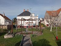 Prostorná vila se dvěma byty, garáží a krásnou zahradou v Mikulově. - IMG_20240318_154256.jpg