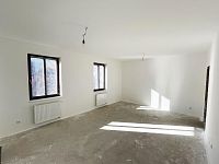 Prostorný rodinný dům s garáží a kvelbeným sklepem v centru městyse Drnholec - 11.jpg