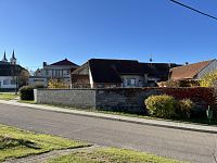 Prostorný rodinný dům s garáží a kvelbeným sklepem v centru městyse Drnholec - 4A813A99-B316-4E06-B30A-681120480546_1_102_o.jpeg