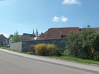 Prostorný rodinný dům s garáží a kvelbeným sklepem v centru městyse Drnholec - IMG_20250416_105240.jpg