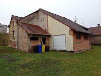 Prostorný rodinný dům s garáží a kvelbeným sklepem v centru městyse Drnholec - IMG_20251103_110007.jpg