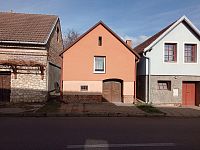 Vinný sklep s lisovnou a nástavbou v Drnholci