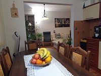 Prostorný byt 4+kk umístěný v prvním nadzemním podlaží panelového domu v Mikulově - IMG_20251127_151031.jpg