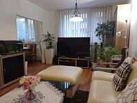 Pronájem bytu 4+kk s prosklenou lodžií v prvním nadzemním podlaží panelového domu v Mikulově