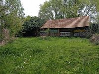 Stavba k rekonstrukci s vlastním pozemkem na břehu Zámecké Dyje v obci Lednice-místní části Nejdek. - IMG_20260428_132832.jpg