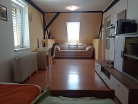 Rodinný dům s krásnými výhledy, umístěný na úpatí Pálavy v obci Klentnice. - IMG_20260604_104345.jpg