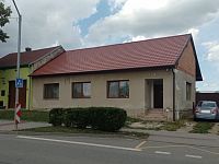 Rodinný dům s rozlehlou zahradou v centru městyse Drnholec.