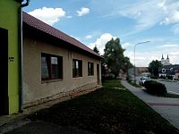 Rodinný dům s rozlehlou zahradou v centru městyse Drnholec. - IMG_20260617_145527.jpg