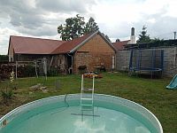 Rodinný dům s rozlehlou zahradou v centru městyse Drnholec. - IMG_20260617_150202.jpg