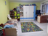 Rodinný dům s rozlehlou zahradou v centru městyse Drnholec. - IMG_20260617_151105.jpg