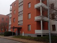 Dlouhodobý pronájem bytu 1+kk s balkonem a zastřešeným parkovacím místem v Mikulově.
