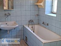 Prodej RD UP 82 m2, pozemek CP 155 m2, Brno-Holásky - Koupelna s WC