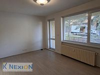 Pronájem bytu 2kk, 45 m2, Dolní Kounice - Obývací pokoj s výstupem na balkon