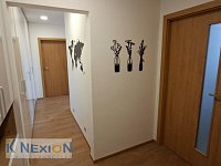 Prodej bezbariérového bytu 3+1, CP 72 m2, po celkové rekonstrukci, Velkopavlovická ul. Brno - Vstupní část s bezpečnostním i dveřmi