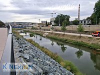 Pronájem bytu 1+1 Brno-Táborského nábřeží, UP 45 m2 - Okolí domu s klidovou zónou směr přehrada