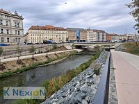 Pronájem bytu 1+1 Brno-Táborského nábřeží, UP 45 m2 - Okolí domu s klidovou zónou směrem k Rullerovu nábřeží