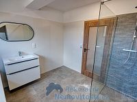 Podkrovní apartmán 3+kk s balkonem | Šumava – Nová Pec | klid, příroda, druhé bydlení - IMG_2420_HDR.jpeg