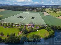 Investiční zemědělské pozemky parc. č. 4151/1 a 4152/1 o výměře 51.725 m² v Netolicích u rybníka Podroužka - DJI_0115_PANORAMA-zakres.jpg