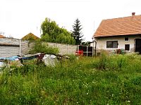 Prodej rodinného domu v Zehubech - dům - pohled z pozemku, dvora