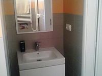 Pronájem atypického bytu 2+k.k. v centru Kutné Hory - sociální zařízení