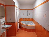 Pronájem velkého bytu o velikosti 2 + k.k. v Malíně u Kutné Hory - 7.jpg