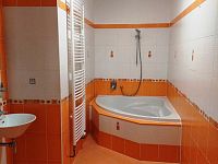 Pronájem velkého bytu o velikosti 2 + k.k. v Malíně u Kutné Hory - 8.jpg