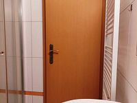 Pronájem atypického bytu 2+kk v blízkosti centra Kutné Hory - 9.jpg