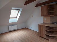 Pronájem atypického bytu 2+kk v blízkosti centra Kutné Hory - 20251023_141158.jpg