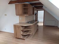 Pronájem atypického bytu 2+kk v blízkosti centra Kutné Hory - 20251023_141200.jpg