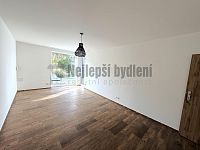 Bungalov 4+kk s velkým pozemkem Babice nad Svitavou - 7L.JPG