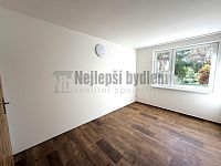 Bungalov 4+kk s velkým pozemkem Babice nad Svitavou - 8L.JPG