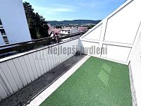 Pronájem podkrovního bytu 1+1 s terasou, Šeránkova, Brno - Žabovřesky - 4.JPG