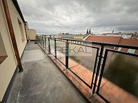 Byt 2+1 se dvěmi terasami V Londýnské ulici.