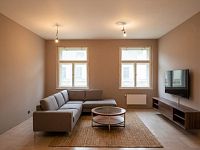 Prodej  bytu 2+kk,  Garáž k bytu – v Top centru města , Praha 1 - obyvak.jpg