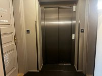 Prodej  bytu 2+kk,  Garáž k bytu – v Top centru města , Praha 1 - výtah k bytu