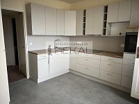 Byt 2+1 se dvěmi terasami V Londýnské ulici, nedaleko metra. - IMG_7852.jpeg