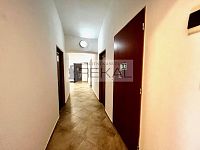 Nebytové obchodní prostory Vinohrady Praha 2 - komunikační chodba