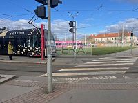 zavedená  zubní ordinace na Praze 6 na konečné MHD - IMG_1029.jpg