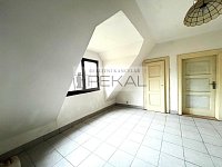 Prodej Domu Strašice okr. Rokycany - IMG_0868 hala.jpeg